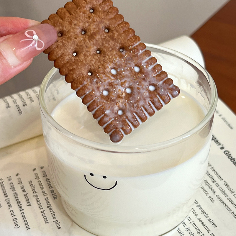 Galletas de leche con sabor a chocolate con leche Galletas de leche con sabor a chocolate con leche