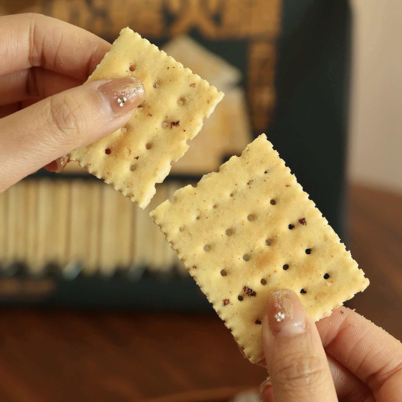 Galletas de refresco de jamón con trufa negra Galletas de refresco de jamón con trufa negra